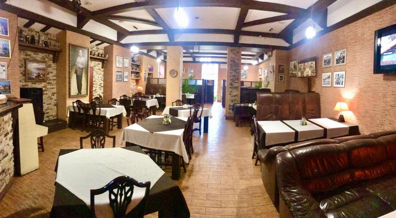 Міні-Готель "Еко" Каменец-Подольский Экстерьер фото